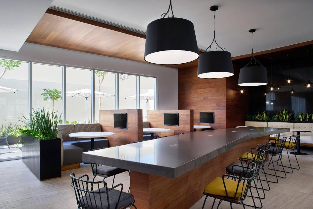 Un lugar para sentarse en Courtyard by Marriott Merida Downtown