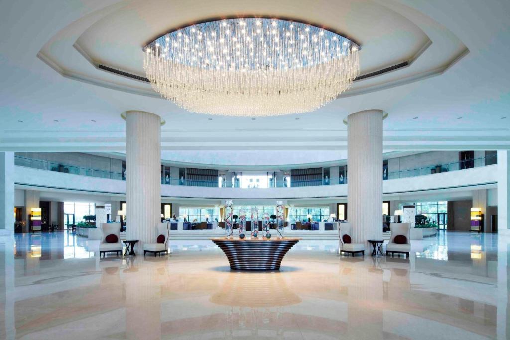 Restaurace v ubytování Renaissance Tianjin Lakeview Hotel