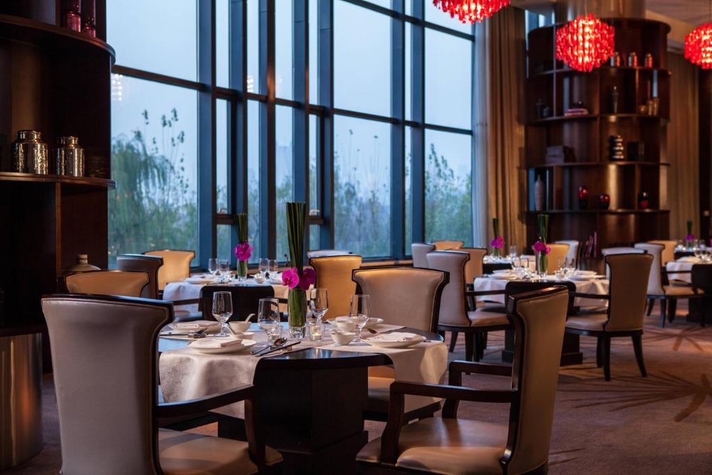 Posezení v ubytování Renaissance Tianjin Lakeview Hotel