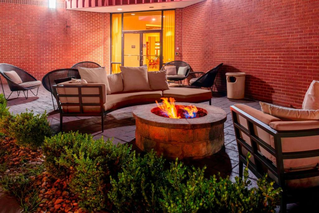 Posezení v ubytování Courtyard by Marriott Killeen