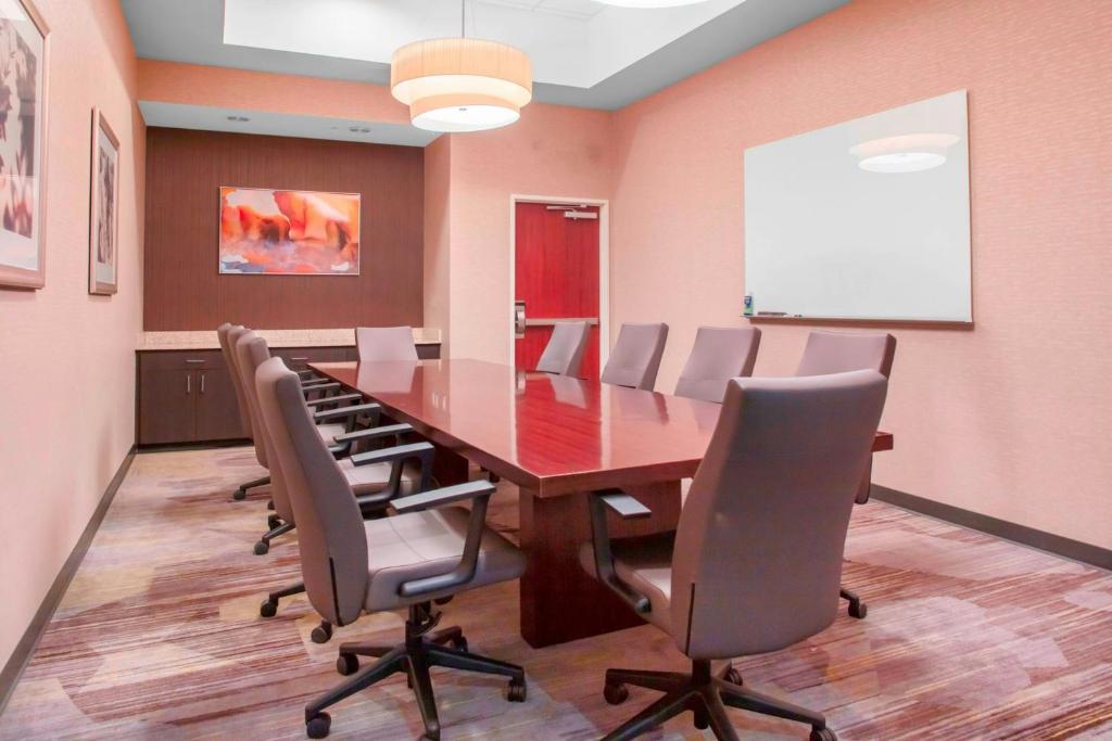 Posezení v ubytování Courtyard by Marriott Killeen
