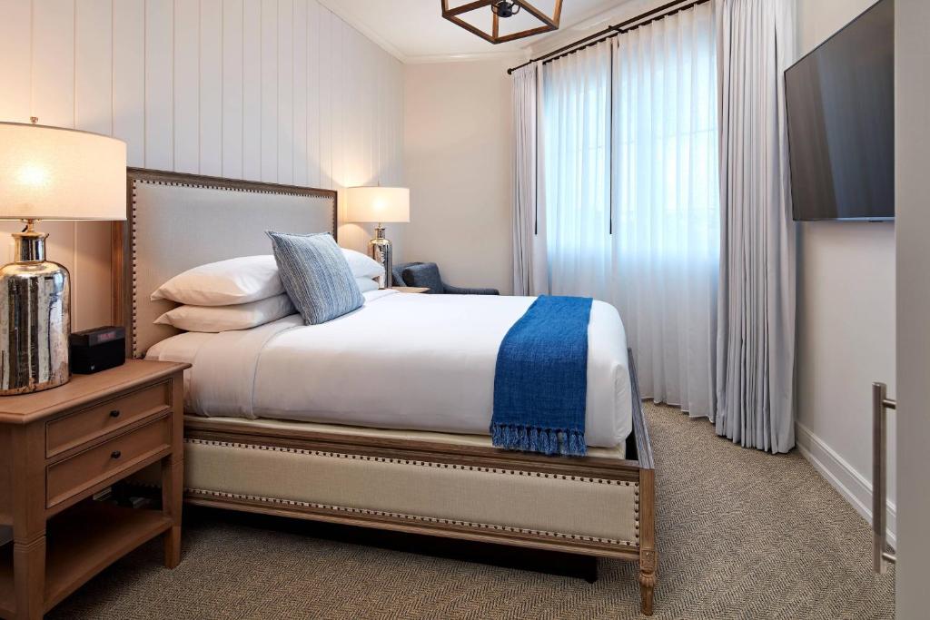 Postel nebo postele na pokoji v ubytování Vespera Resort on Pismo Beach, Autograph Collection