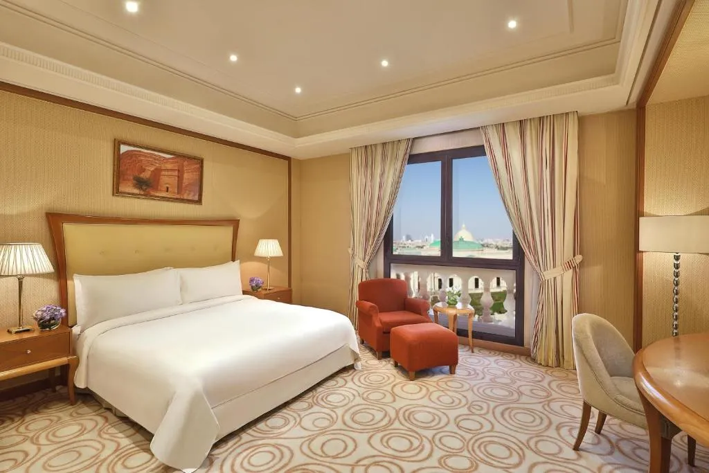Club King Room