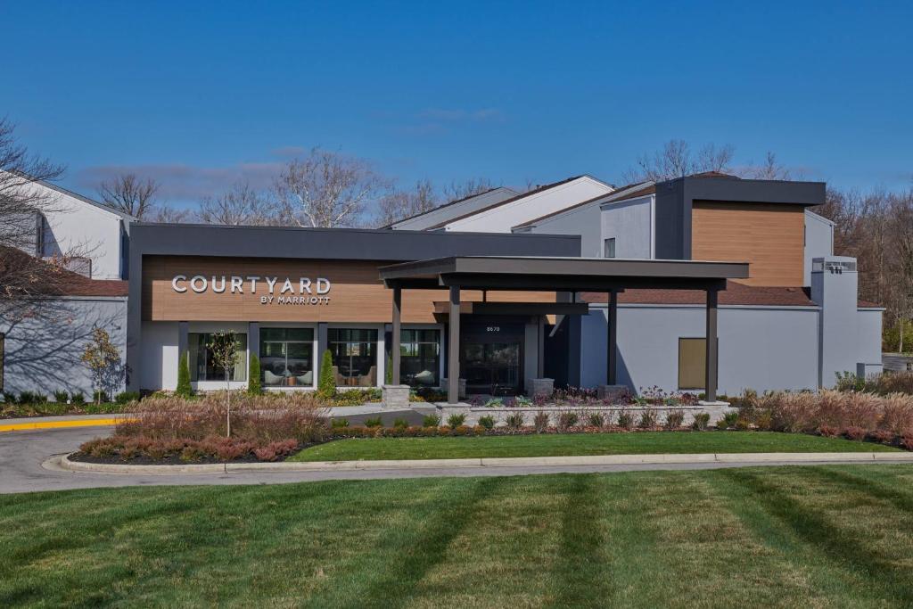 Courtyard by Marriott Indianapolis Castleton photo