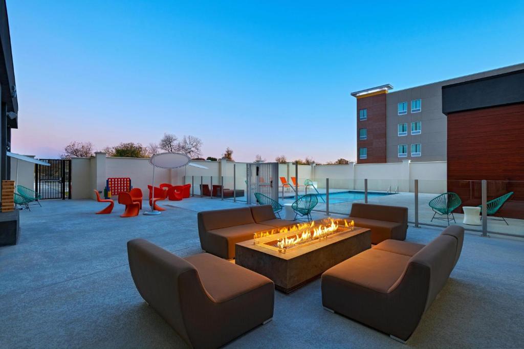 Aloft by Marriott Waco Downtown photo