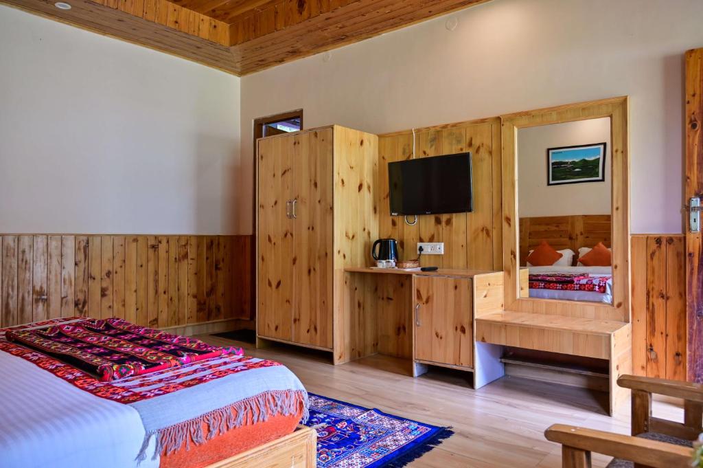 Avalanche Cottages - Queen Room With Balcony