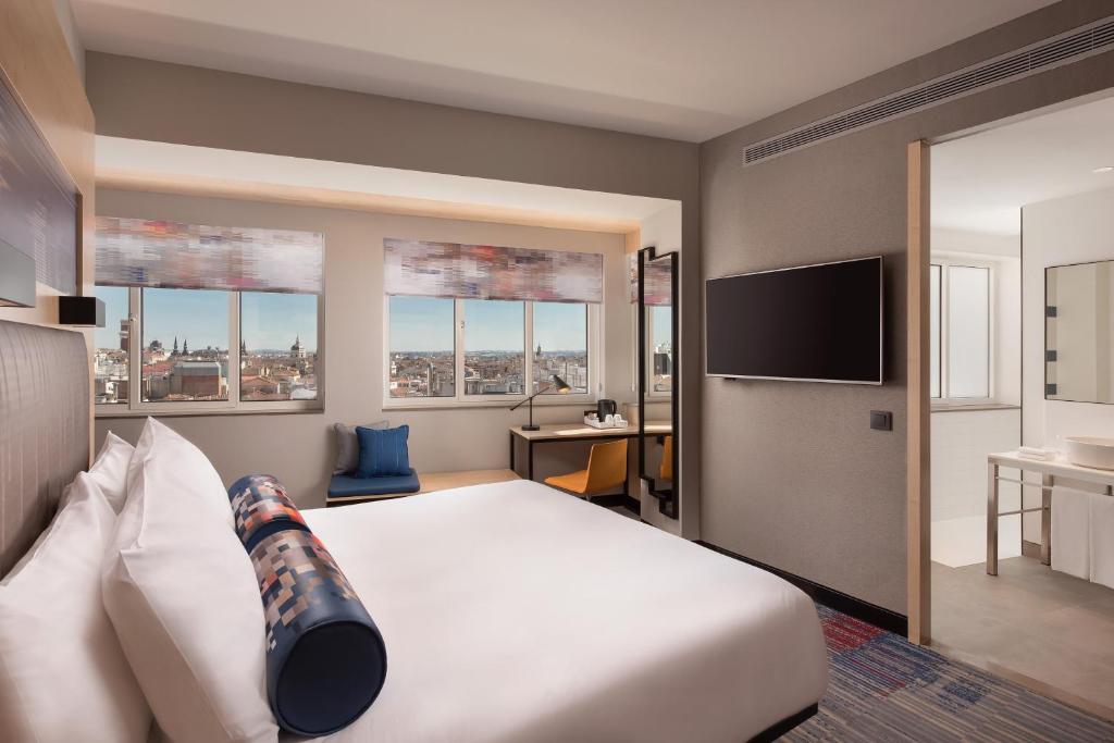 
King Room - Aloft City View with City View
