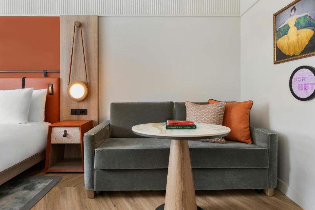 Imperial Riding School, Autograph Collection - 7