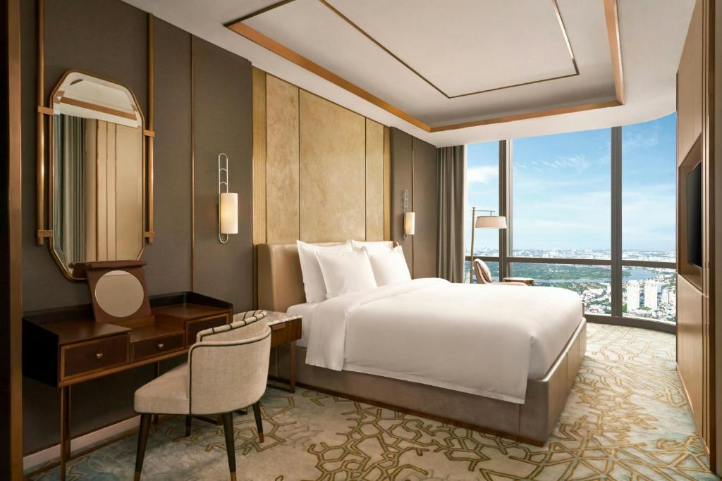 Suite Landmark Giường Cỡ King Với Tầm Nhìn Toàn Cảnh - Quyền Sử Dụng Club Lounge