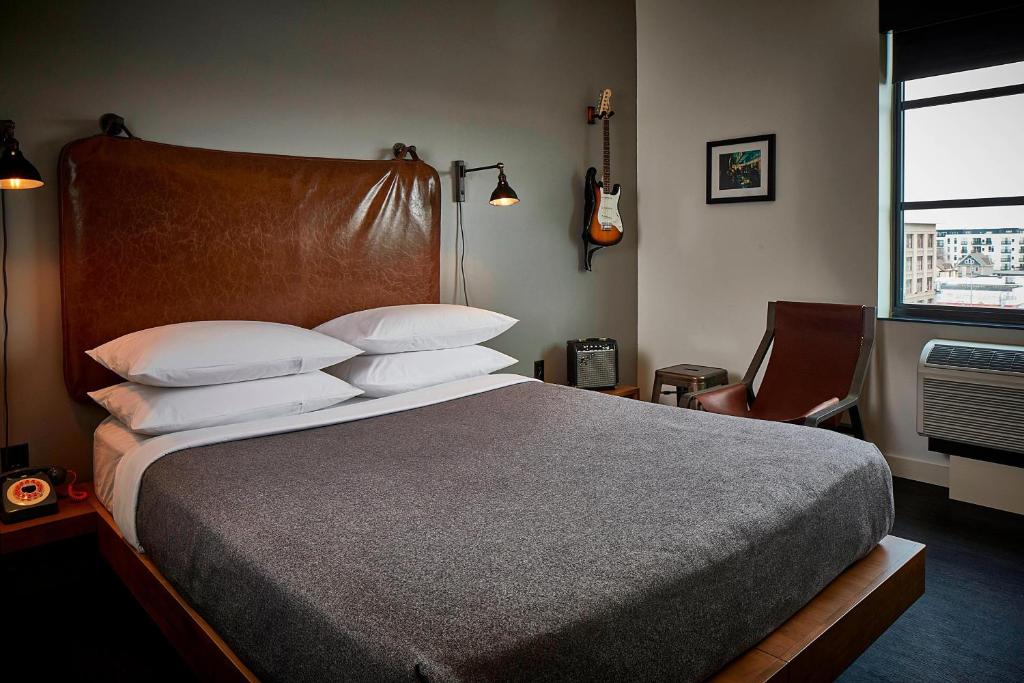 MOXY Minneapolis Uptown photo
