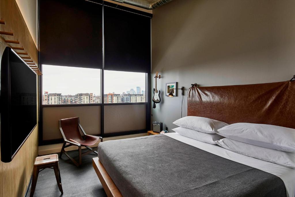 MOXY Minneapolis Uptown photo