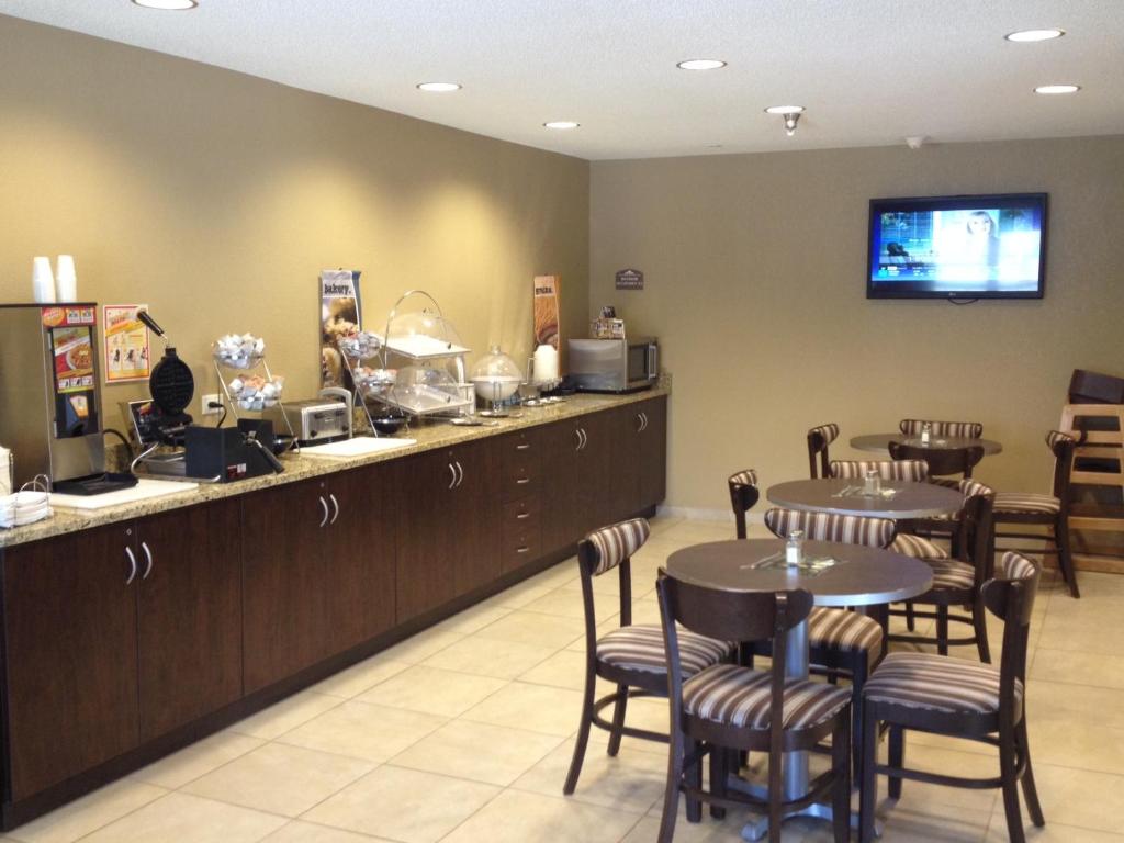 Microtel Inn & Suites By Wyndham Mineral Wells/Parkersburg photo
