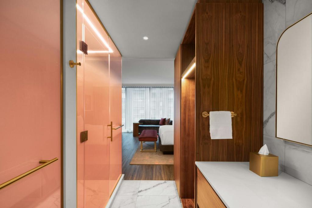 HONEYROSE Hotel, Montreal, a Tribute Portfolio Hotelにあるベッド