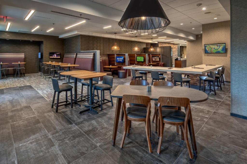 Courtyard by Marriott Dulles Airport Herndon photo