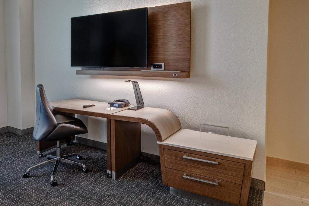 Courtyard by Marriott Dulles Airport Herndon photo