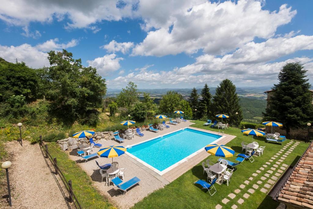 Bazén v ubytování Agriturismo Monte Acuto nebo v jeho okolí