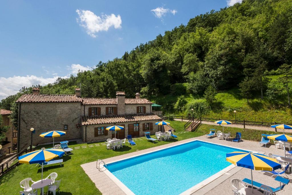 Bazén v ubytování Agriturismo Monte Acuto nebo v jeho okolí