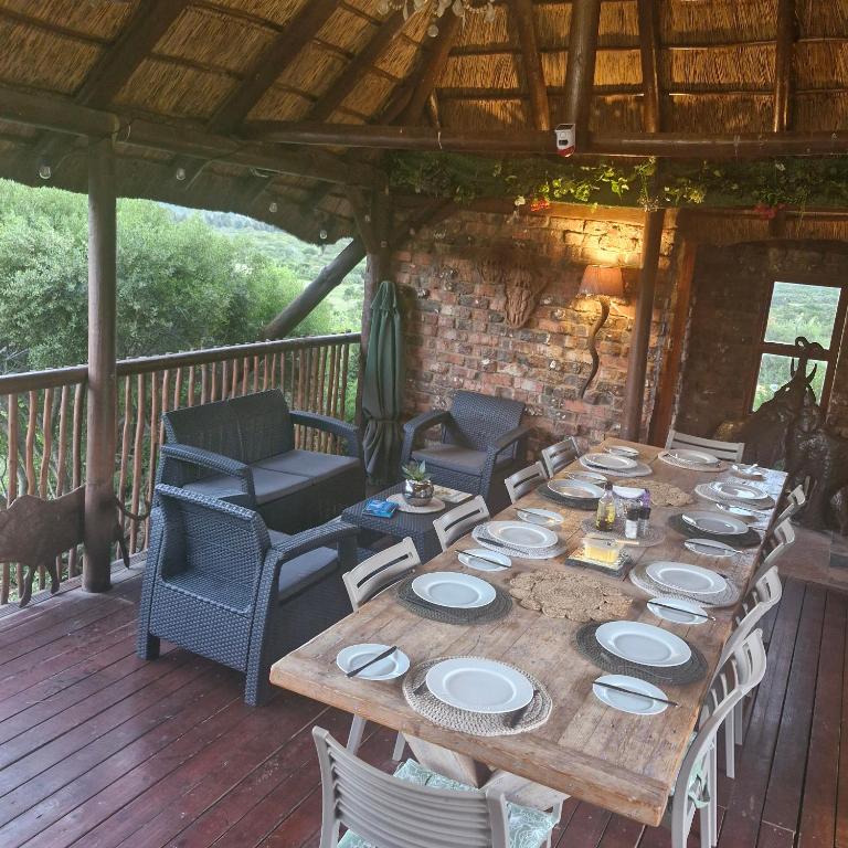 Posezení v ubytování Harmony Luxury Tents & Safari