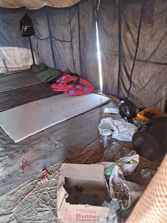 Posezení v ubytování Mahakumbh tent