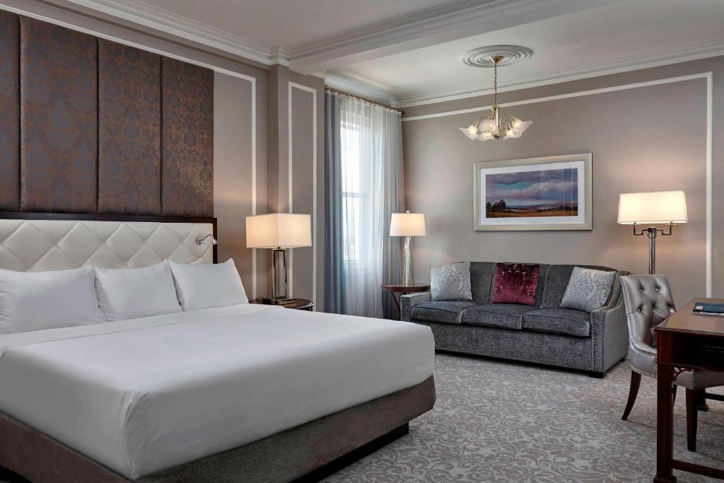 The Hotel Saskatchewan, Autograph Collection - Executive King Suite