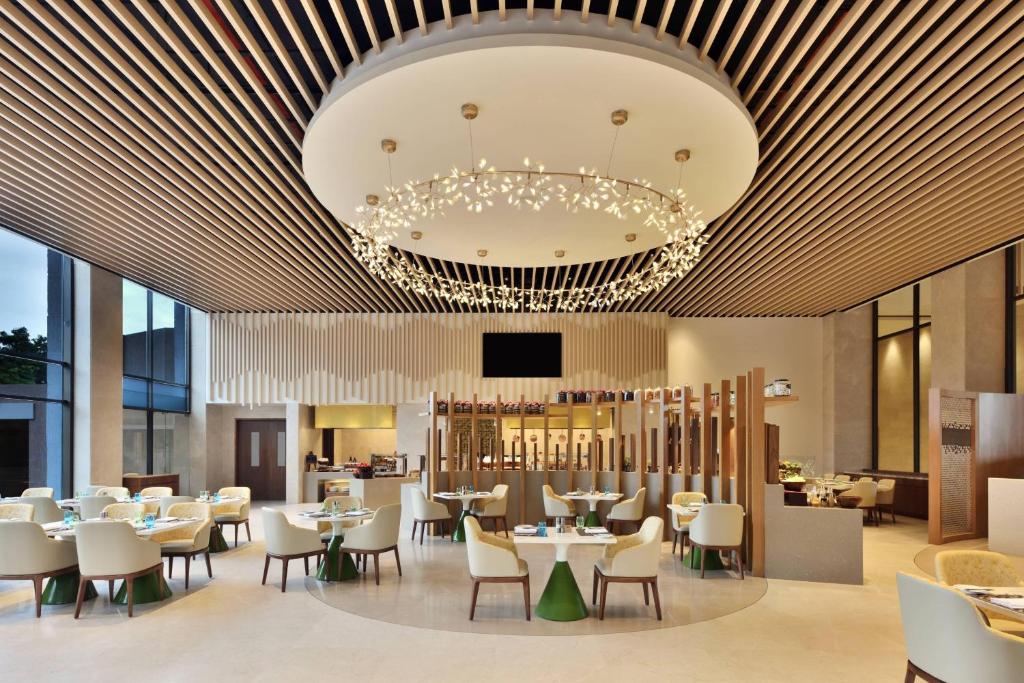 Restaurace v ubytování Courtyard by Marriott Madurai
