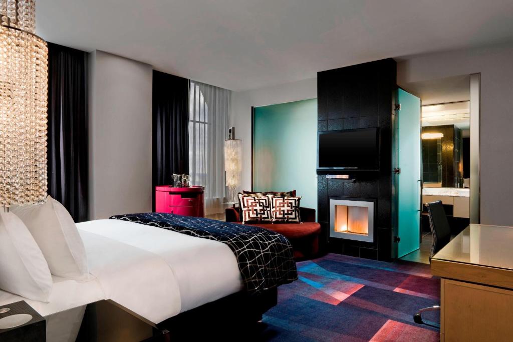 W Minneapolis - The Foshay photo