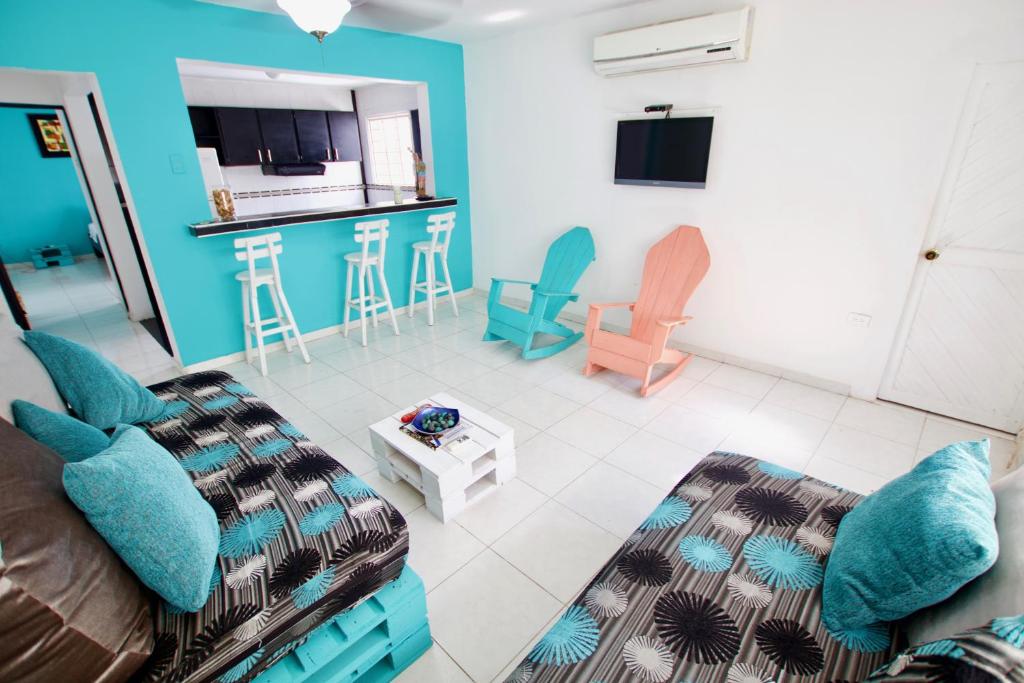 Televiisor ja/või meelelahutuskeskus majutusasutuses QuillaHost Guesthouse