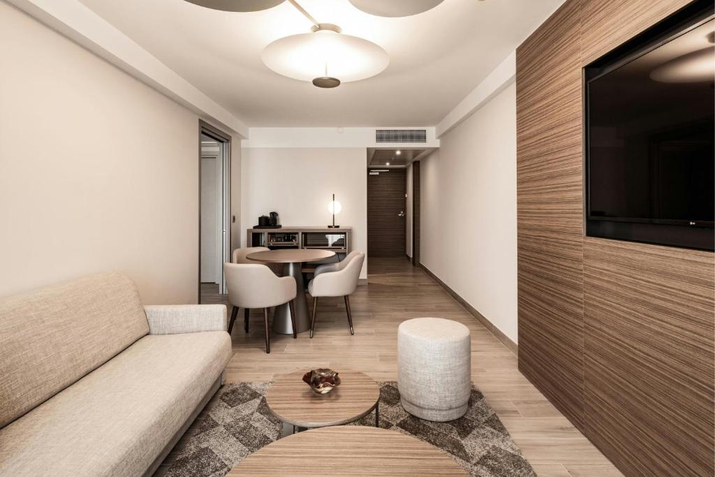 AC Hotel by Marriott St Julian's - 2