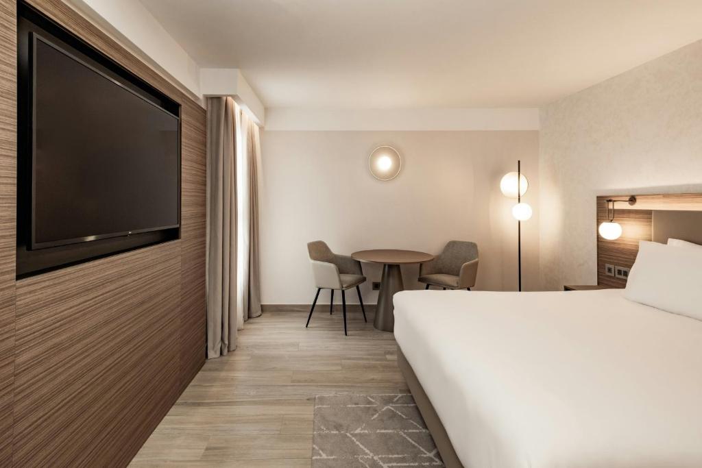 AC Hotel by Marriott St Julian's - 8