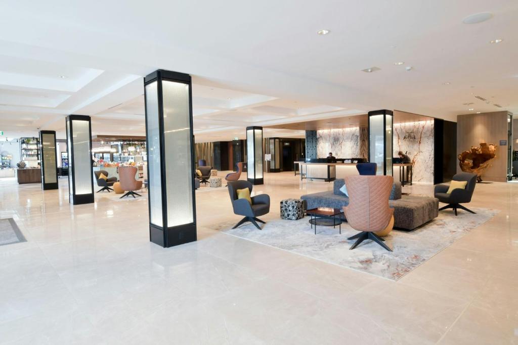Posezení v ubytování Sheraton Laval Hotel