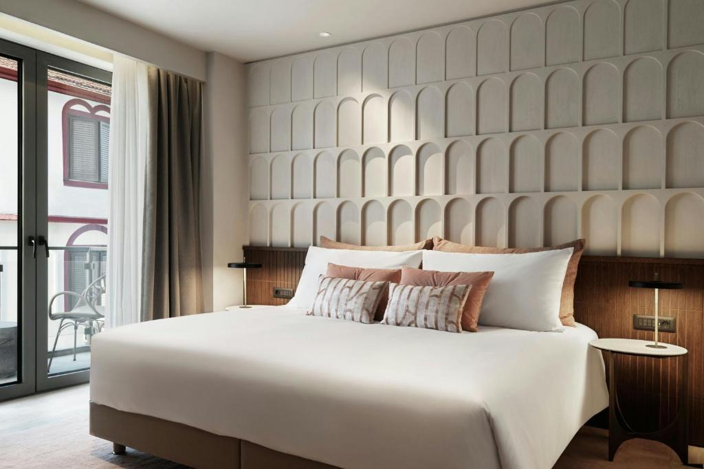 MonAsty, Thessaloniki, Autograph Collection - Resim 45