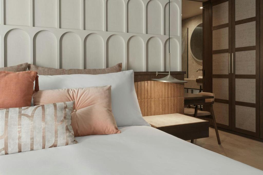 MonAsty, Thessaloniki, Autograph Collection - 11