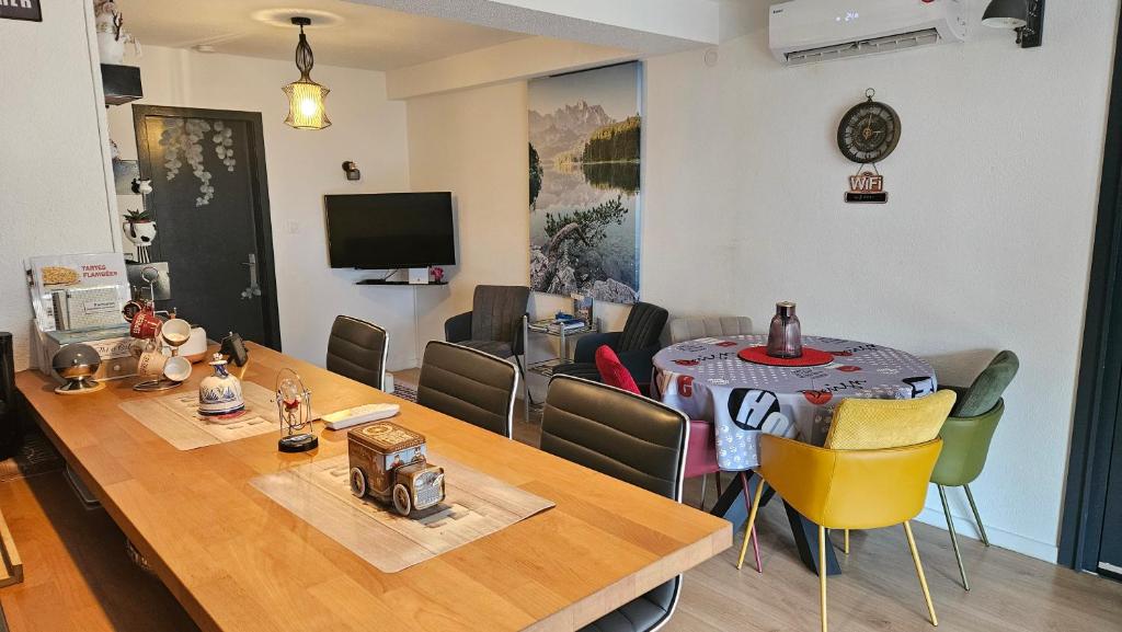 TV a/nebo společenská místnost v ubytování Relais des Vosges