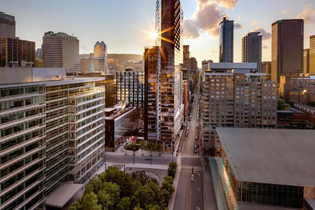 Nespecifikovaný výhled na destinaci Montreal nebo výhled na město při pohledu z hotelu