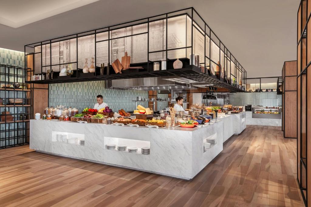 Courtyard by Marriott Phuket Town - Resim 8