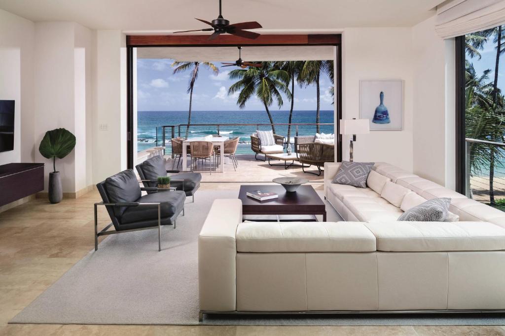 Posezení v ubytování Dorado Beach, a Ritz-Carlton Reserve