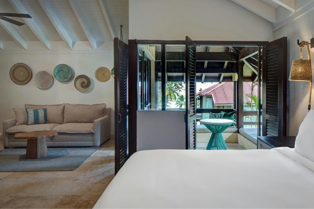Postel nebo postele na pokoji v ubytování Carambola Beach Resort St. Croix, US Virgin Islands
