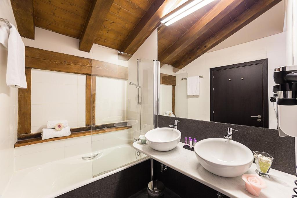 Hotel Dolarea - Oferta Especial: Habitación Superior O Gemela Superior