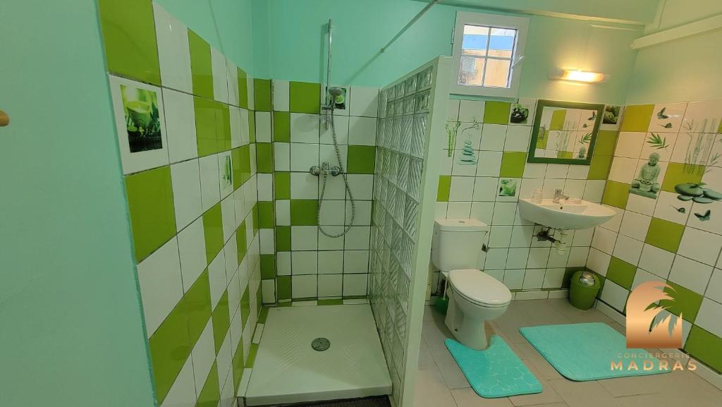 Koupelna v ubytování Villa Alizée Domaine roses des vents
