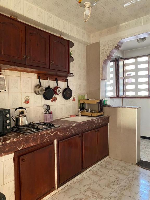 Una cocina o zona de cocina en Apartamento alquiler vacacional con vista a mar
