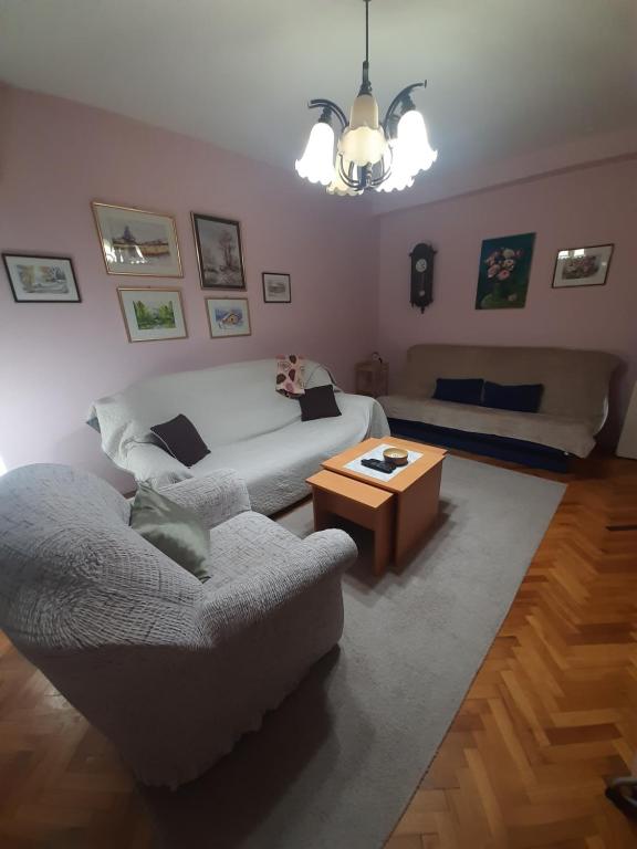 Predel za sedenje v nastanitvi Apartman Oskar