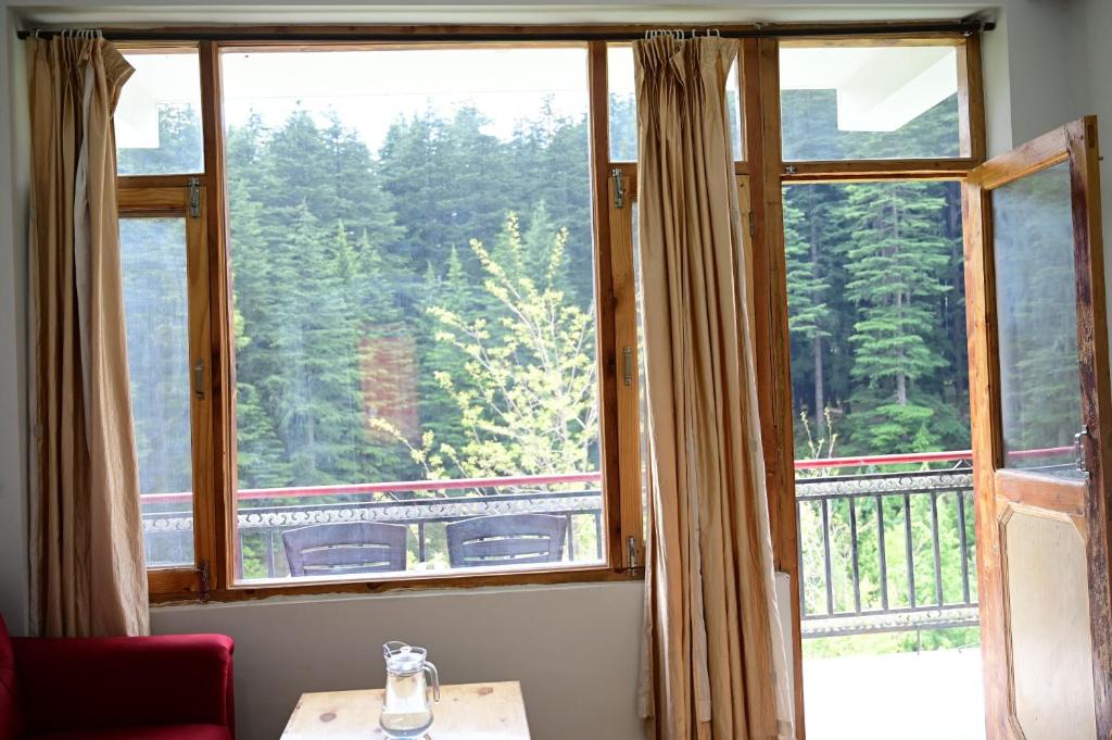 Balkón nebo terasa v ubytování Rest N Ramble - Manali