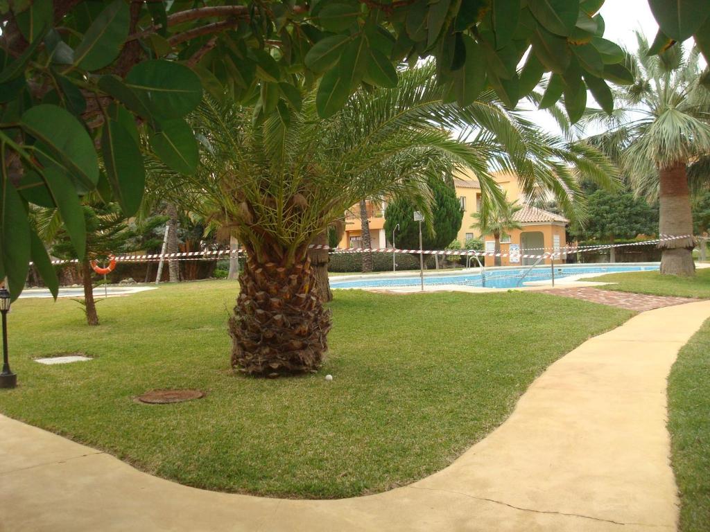 Bazén v ubytování Ground floor naturist studio with terrace nebo v jeho okolí
