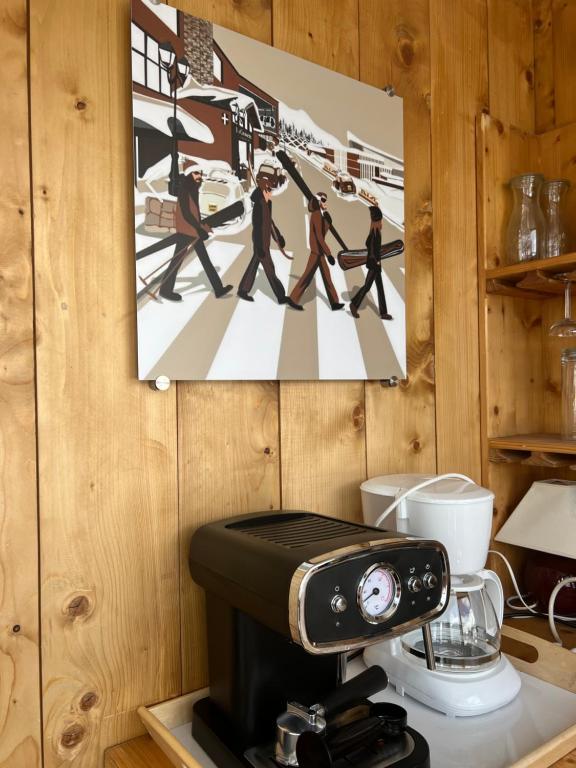 Kuchyň nebo kuchyňský kout v ubytování Dernier étage avec vue sur les montagnes Emplacement Exceptionnel au cœur de Val Thorens Ski aux pieds Prestations incluses