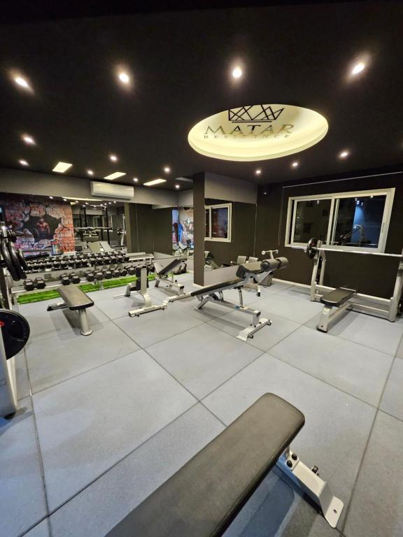 Fitness centrum a/nebo fitness zařízení v ubytování Matar Residence - Spacious Hotel Suites in Beirut