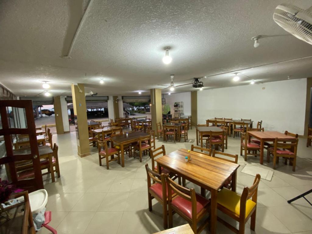Restaurace v ubytování Hotel Atacames Inn