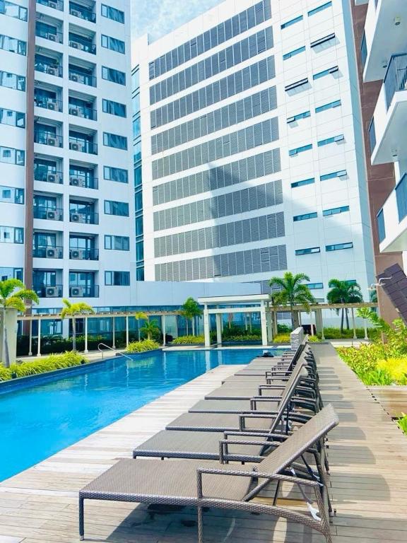 Bassein majutusasutuses Modern and Cozy One Manchester Place in Mactan Newtown või selle lähedal