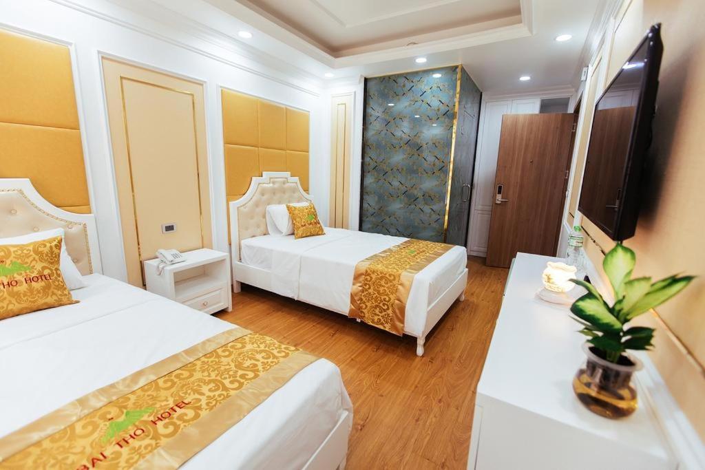 Bài Thơ Mountain Hotel - 3