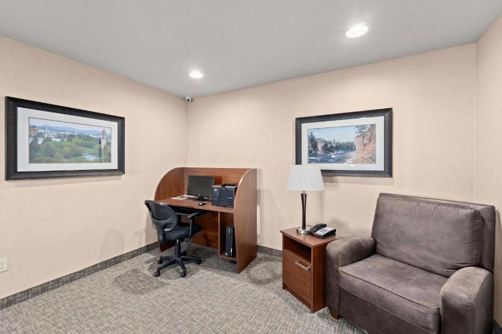 Posezení v ubytování MainStay Suites Spokane Valley