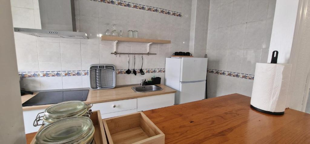 Kuchnia lub aneks kuchenny w obiekcie apartamento céntrico jerez calle tucan n17